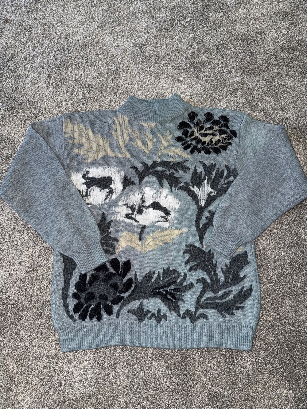 ALFRED DUNNER Cozy Blue-Grey Floral Knit Sweater. SIZE MEDIUM. WOMEN’S.